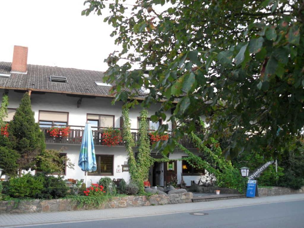 Landgasthof Brunnenwirt Zum Meenzer Hotel Fischbachtal Exterior photo